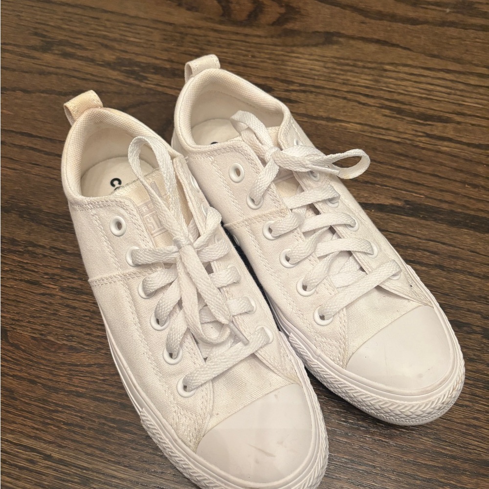 White Converse All Stars low top Sneakers